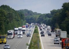 Hessen lockert Sonn- und Feiertagsverbot für LKW